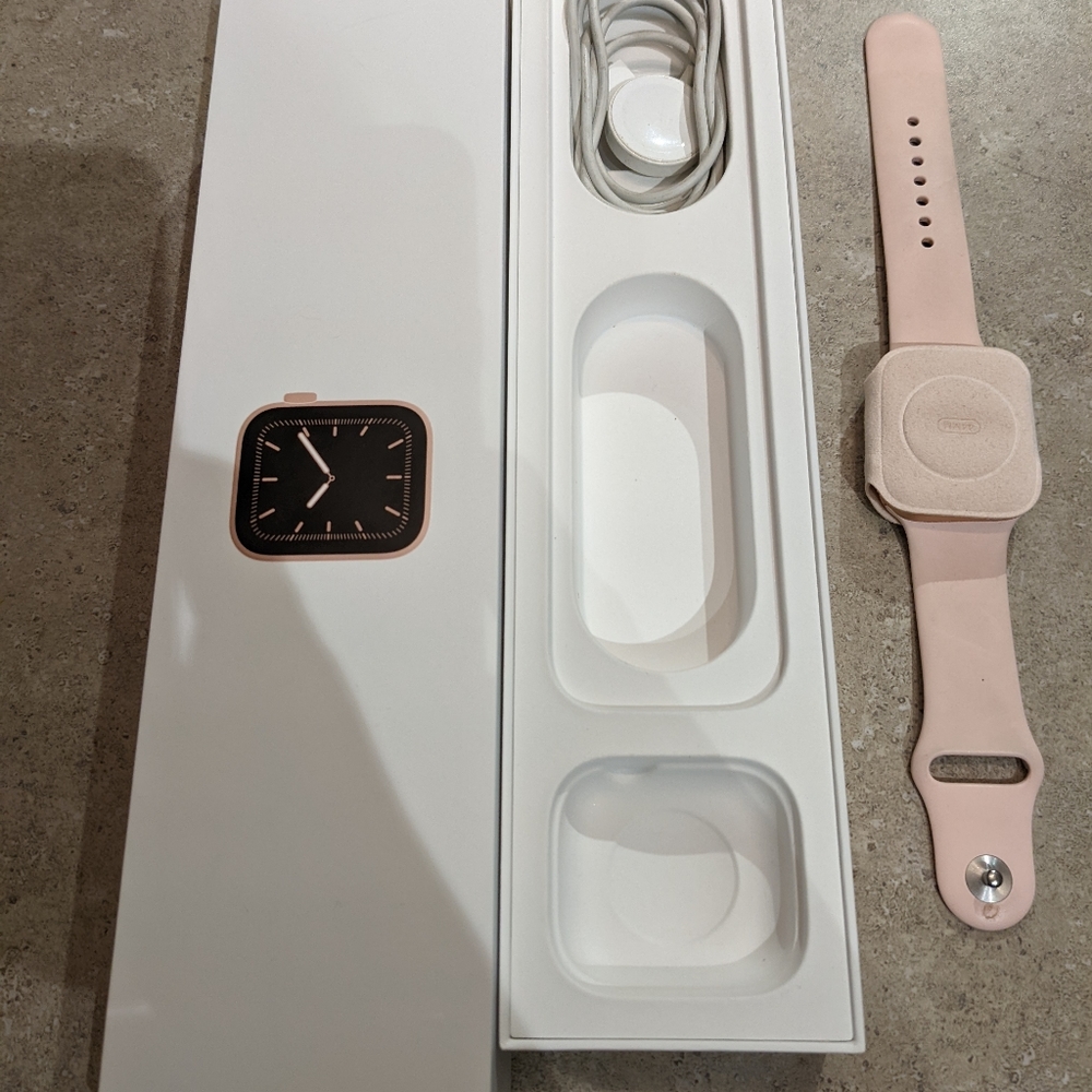 Apple Smart watch - Picture 4 of 4